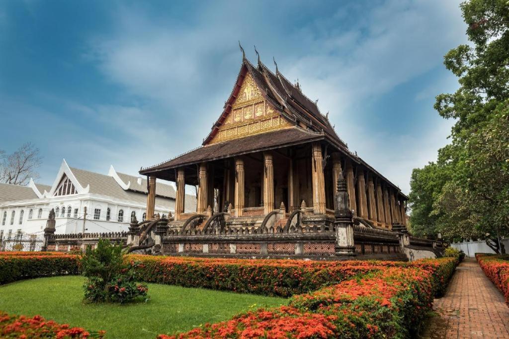 Sky City Hotel Vientiane Exterior photo