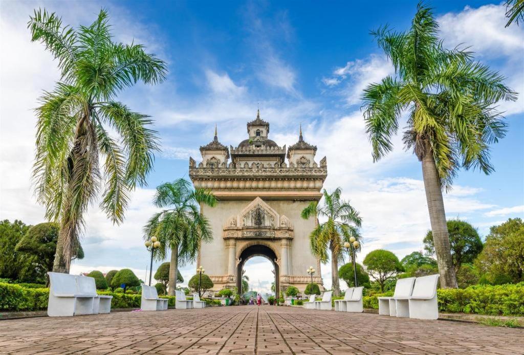 Sky City Hotel Vientiane Exterior photo