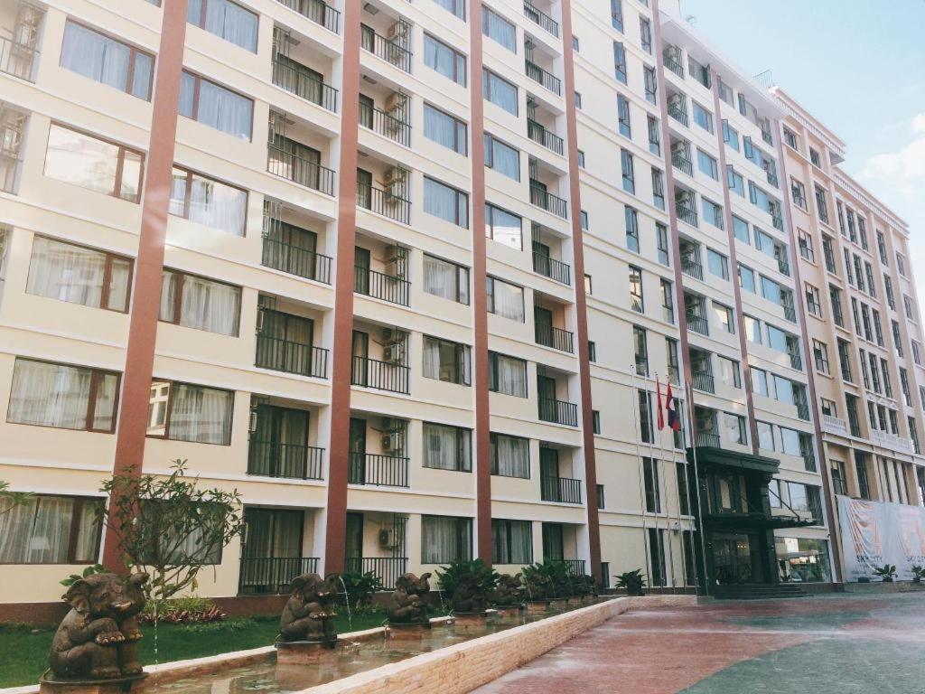 Sky City Hotel Vientiane Exterior photo